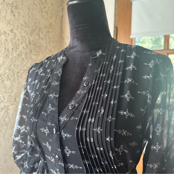 🦋 American Rag Black Half Sleeve Button Down Flowy Sheer Pleated Boho Blouse - Picture 9 of 13